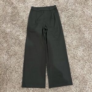Halara DayStretch Work Pants Size Small in Olive/Army Green